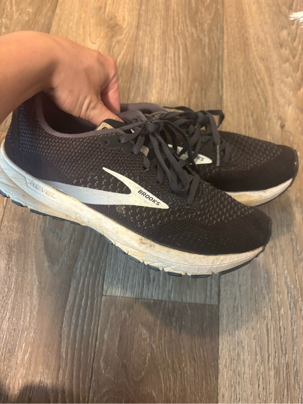 Brooks Revel 4